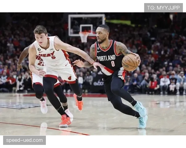 利拉德休赛期天天喝蛋白粉当水，家里冰箱塞满能量胶