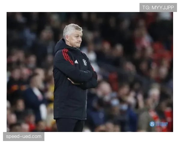 凯恩后期射门精准度下滑与卢卡库单点驱动模式的对比分析