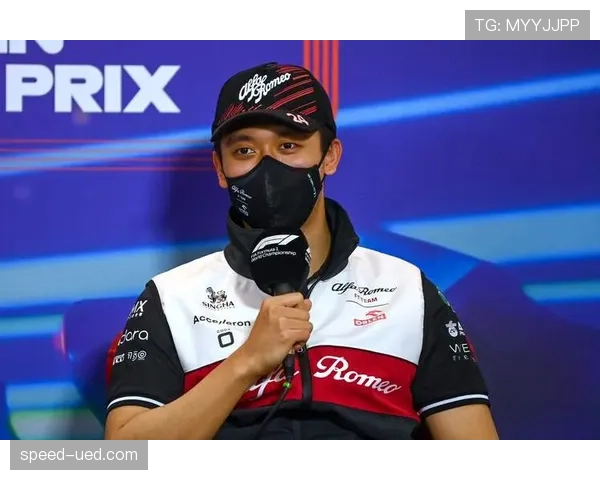 周冠宇开完F1发布会直接去超市买打折饭团，这反差谁懂啊